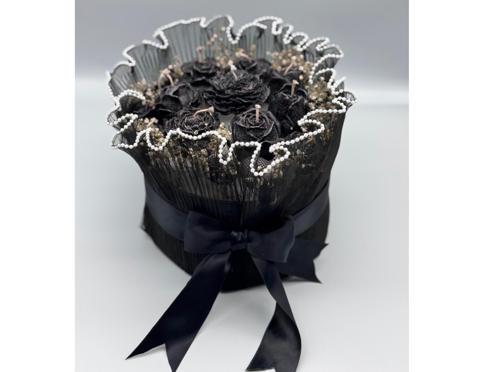 Black Pearls Luxury Bouquet – Handmade Premium Candle