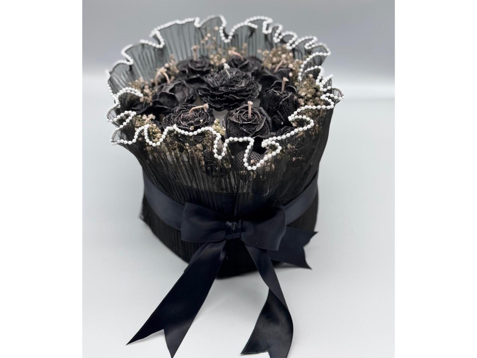 Black Pearls Luxury Bouquet – Handmade Premium Candle